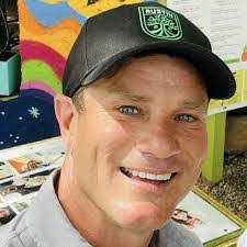 Dan Leal's Instagram, Twitter & Facebook