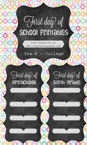 First day of kindergarten sign printable. First Day Of School Free Printable Signs 2014 The Pinning Mama