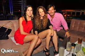 Anfitriones de lujo Chore Lebrija y Checo Barrera