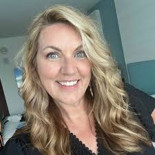 Abby Kapp's Instagram, Twitter & Facebook