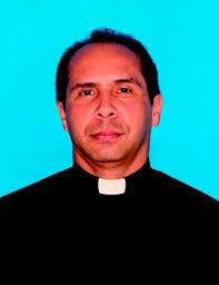 Efren Barrera's Instagram, Twitter & Facebook