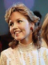 Deborah Foreman As Julie In Valley Girl Wearing An Ivory Edwardian Style Blouse With Leg O Mutton Sleeves That I Love Deborah Foreman Valley Girls Woman Movie