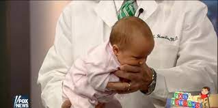 Sebelum mengetahui kenapa bayi menangis terus, perlu diketahui bahwa menangis lama bisa dimulai saat anak anda berusia sekitar dua minggu dan berlanjut hingga mencapai usia tiga hingga empat bulan. Cara Ampuh Menenangkan Bayi Yang Menangis Dalam Sekejap Theasianparent Indonesia