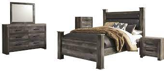 This king bedroom set will win your heart with the rustic modern style chic, minimalist profile. Wynnlow 5 Piece Upholstered Poster Bedroom Set In Gray