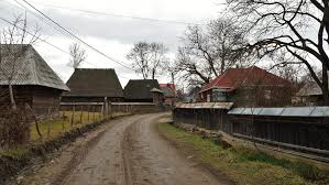 Daca tot suntem in aria artistilor plastici si a frumusetilor faurite de maini pricepute, nu puteam rata o vizita in ciocanesti, satul cu case incondeiate. MaramureÈ 9 Locuri De Vizitat Jurnal De CÄlÄtorie