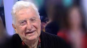 Vince 'custodi del mondo' carlo conti e mara venier incoronano la canzone scritta da simone cristicchi e gabriele ortenzi, e cantata dalla piccola anita bartolomei di 8 anni. 3s7jxqgo5i5ylm
