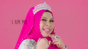The new internet sensation admitted to have spent rm300,000 in bangkok for her costumes in the music video. An Analysis Of Qu Puteh S Datuk Vida S Appeal To Malaysia