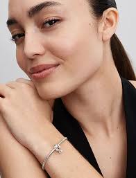 Modern femininity til damer online