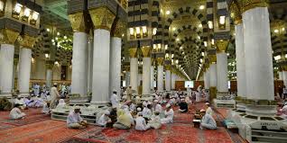 Berakal, karena i'tikaf harus diniati sedang orang gila tidak bisa niat. Panduan I Tikaf Ramadhan Ydsf