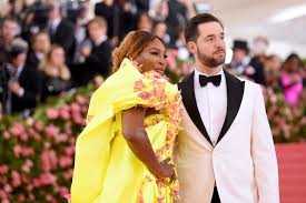 Serena williams says she'd like to give naomi osaka a hug after the world no.2 withdrew from the french open on monday. Loch Im Bauch Serena Williams Mann Uber Harte Entbindung Promiflash De