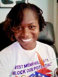 Straight from the vine! Thank you @Mrs Schaeffer for my snack, I love fresh  veggies!!! #neighbors#RichRd#neighborhoodchats Alfreda Robinson Ward 1 West  Memphis “Unlocking Our Potential” @highlight