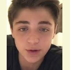 Travis Stoll (@TravisStollllll)