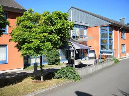 Style haus salem | cortney pinion, salem or hairdresser, vivids and dimensional color expert. Ev Altenhilfezentrum Haus Salem In Witzenhausen Auf Wohnen Im Alter De