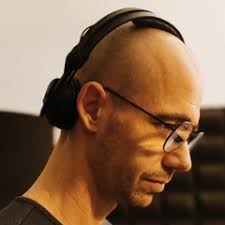 Stream Nelson Lobo music