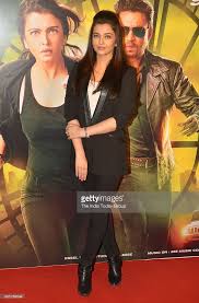 Aishwarya Rai At The Trailer Of Her Upcoming Movie Jazbaa In Mumbai Aishwarya Rai Actress Aishwarya Rai Actresses