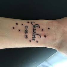 Wrist Name Tattoo With Date Tarihli Isim Dovmesi Bilek Dovme Tasarimlari Bilek Dovmeleri Dovme