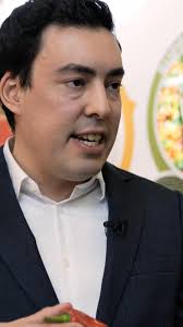 Meet Ricardo Bojórquez, a determined farmer from Mexico who's beating the  odds of La Paz's challenging climate! He's found success through  innovation, adaptability, and hard work. "Currently, we are testing some  varieties