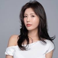 400+ "Rosalía" profiles