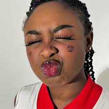 lil bts of the cutest shoot w the cutest people🩷 big love + big ty to:  @ash__valentine @freckly_goat @raya.bu @tammy.pink.stinks @ bestie mark who  doesn't have insta 🌟🧚🏽‍♀️ . . . #smallbusiness #