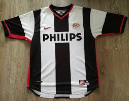 Psvnin gollerini 2, 35 ve 57de erab zahavi, 51 ve 88de mario götse kaydetti. Psv Eindhoven Weg Fussball Trikots 1998 2000 Sponsored By Philips