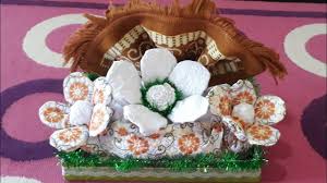 Sebelumnya yulis juga pernah buat video. Tutorial Cara Membuat Hantaran Dari Mukena Menjadi Bunga Youtube Cute766