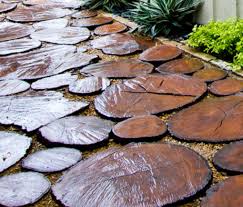 Recycled Wood Pavers Recycle An Old Tree Into Stunning Wood Pavers Four Inch Thick Secure By Sand Garden Paving Garden Paths Wood Walkway