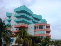 One Of The Many Iconic Buildings In Miami S Art Deco District Beach Art Deco Miami Art Deco South Beach Art Deco
