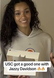 Kyla Davidson's Instagram, Twitter & Facebook