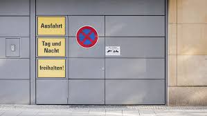 Spezialisiert parken verboten schild zum ausdrucken word. Parken Gegenuber Von Ausfahrten Wann Ist Das Verboten Deutsche Anwaltauskunft