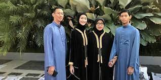 Euforia ajang pencarian bakat kecantikan, puteri indonesia 2020 baru saja usai. Berhijab Ini 7 Foto Ayu Maulida Puteri Indonesia 2020 Yang Tampak Anggun Dan Menawan Merdeka Com