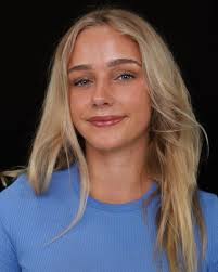 Lacey Dutton's Instagram, Twitter & Facebook