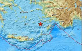 Η παρέα του τότε γίνεται παρέα του τώρα, ενώ η τυχαία συνάντηση που τους ξανασμίγει θα φέρει στο φως έναν ανείπωτο εφηβικό έρωτα και ένα μεγάλο μυστικό που θα ανατρέψει τις ζωές όλων τους για. Seismos Twra Newsbeast
