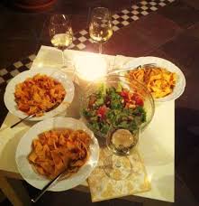 Candle light dinner ideas at home , indian veg. 10 Romantic Valentine S Day Date Ideas That S So Gloss