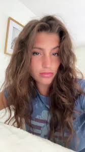 Lauren Beardsley's Instagram, Twitter & Facebook