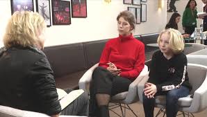Die neunjährige treibt ihre mitmenschen zur verzweiflung. Zdf Das Kleine Fernsehspiel Systemsprenger Nora Fingscheidt Und Helena Zengel Im Heute Journal Interview Facebook