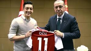 تركيا ـ بلد مرور مقاتلي داعش #أخبار. Ø£ÙˆØ²ÙŠÙ„ ÙŠØ¹ØªØ²Ù„ Ø§Ù„Ù„Ø¹Ø¨ Ø¨Ù…Ù†ØªØ®Ø¨ Ø£Ù„Ù…Ø§Ù†ÙŠØ§ Ø¨Ø¹ÙŠÙˆÙ† Ø§Ù„Ø¹Ù†ØµØ±ÙŠÙŠÙ† Ø£Ù†Ø§ Ø£Ù„Ù…Ø§Ù†ÙŠ Ø­ÙŠÙ† Ù†ÙÙˆØ² ÙˆÙ…Ù‡Ø§Ø¬Ø± Ù…Ù† ØªØ±ÙƒÙŠØ§ Ø­ÙŠÙ† Ù†Ø®Ø³Ø±