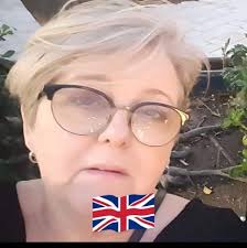 Hi everyone, I'm looking for a reliable tradesperson (or someone  experienced) to create an external vent hole in my kitchen wall and install  a cooker hood/extractor fan (similar to the one shown