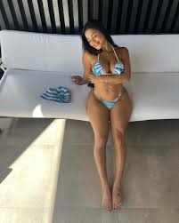 Katya Henrys Feet << wikiFeet