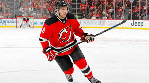 Born november 14, 1991 in calgary, alberta, canada height: Taylor Hall Out 3 4 Weeks After Knee Surgery