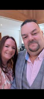 Could anybody please sort my daughters eyes 👀 out 🙈 trying to get a  decent photo of us all is impossible 😂