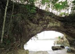 Lokasi pantai karang bolong terletak di desa sendang, kabupaten donorojo. Pandeglang Memadukan Wisata Sejarah Dengan Wisata Alam Di Barat Pulau Jawa Traverse Id