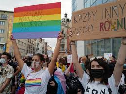 Dieser könnte sich mit homophobie in polen befassen. Franzosischer Staatssekretar Kein Besuch In Polens Homophoben Dorfern Euractiv De