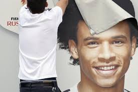 U zagrljaju svoje seksi djevojke pronašao utjehu za neodlazak na SP