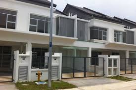 The serviced apartment is made up of 1 block housing only 443 units. Damai Residences For Sale In Kota Kemuning Propsocial