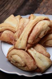 Kostliche Franzbrotchen Mit Zimt Und Zucker Franzbrotchen Franzbrotchen Rezept Kochen Und Backen