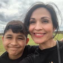 Divina Ramirez (ddramirez2000)