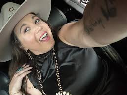 Fulgrim's Unique Design and Cheeks