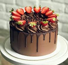 Bolo De Chocolate Drip Cake Com Morangos Gateaux Et Desserts Meilleur Gateau Au Chocolat Gateau Chocolat