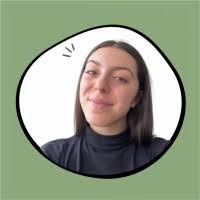 Laura Savelli's Instagram, Twitter & Facebook