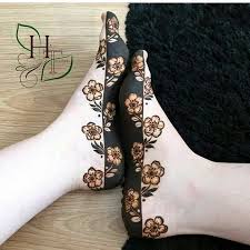 Easy And Simple Mehndi Designs That You Should Try In 2020 Tikli Mehndi Designs Legs Mehndi Design Mehndi Designs Feet